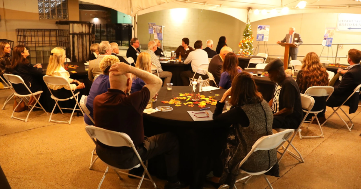 Ad invites New York businesses to come to La.; local company boasts mobile atmospheric hydrogen generator; free Thanksgiving meals in Baton Rouge