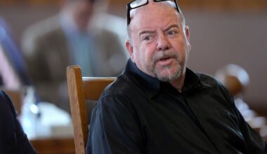 Political consultant defies federal court order over AI robocalls