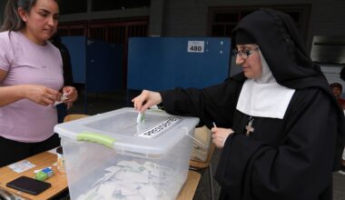 Chileans vote for president as hard right gains ground on crime fears