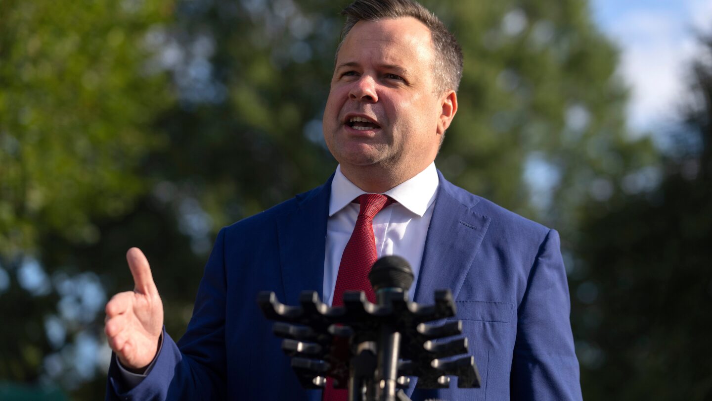 Fannie Mae officials ousted after concerns over confidential data