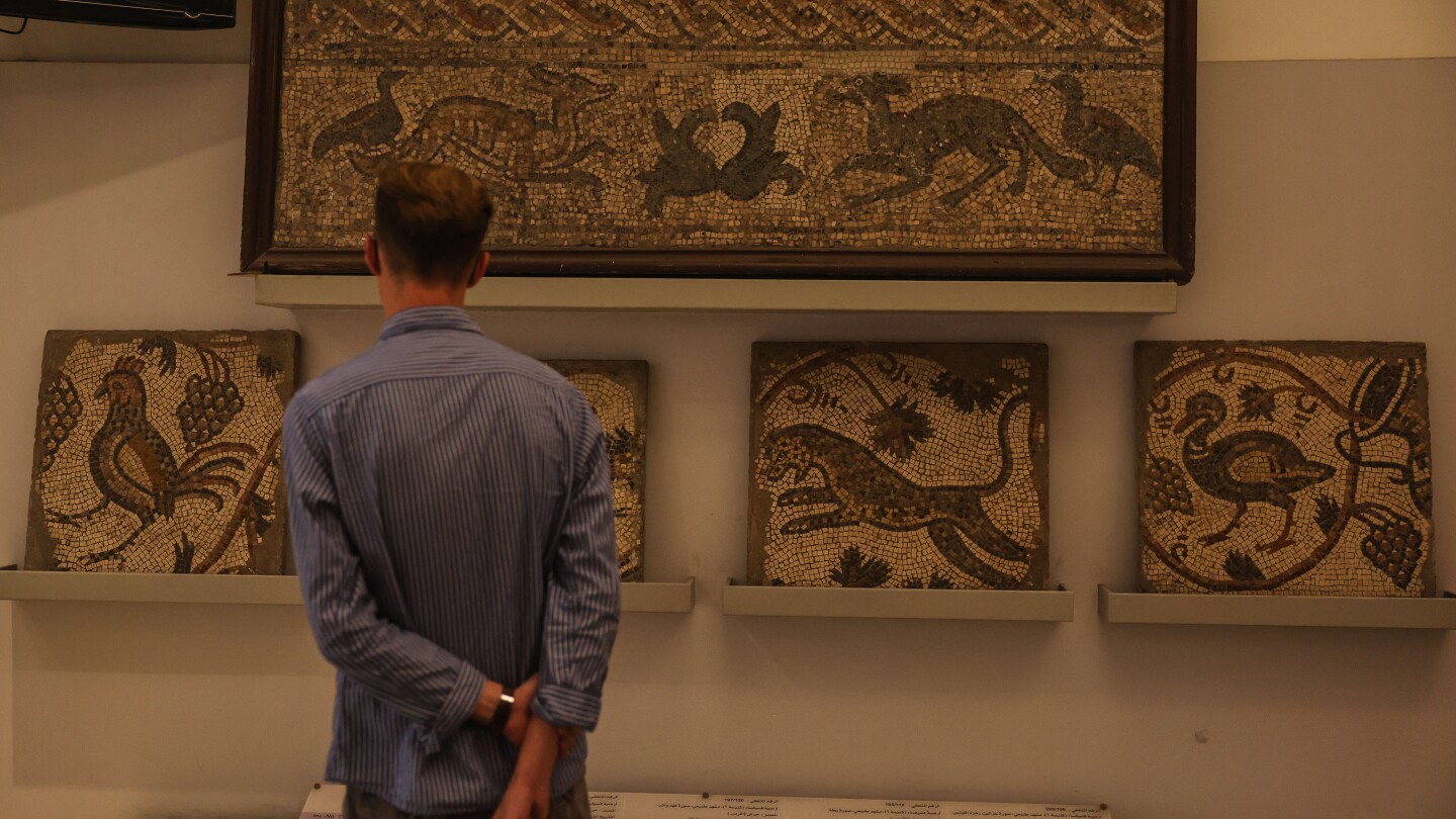 Thieves steal ancient Roman-era statues from Syria's national museum