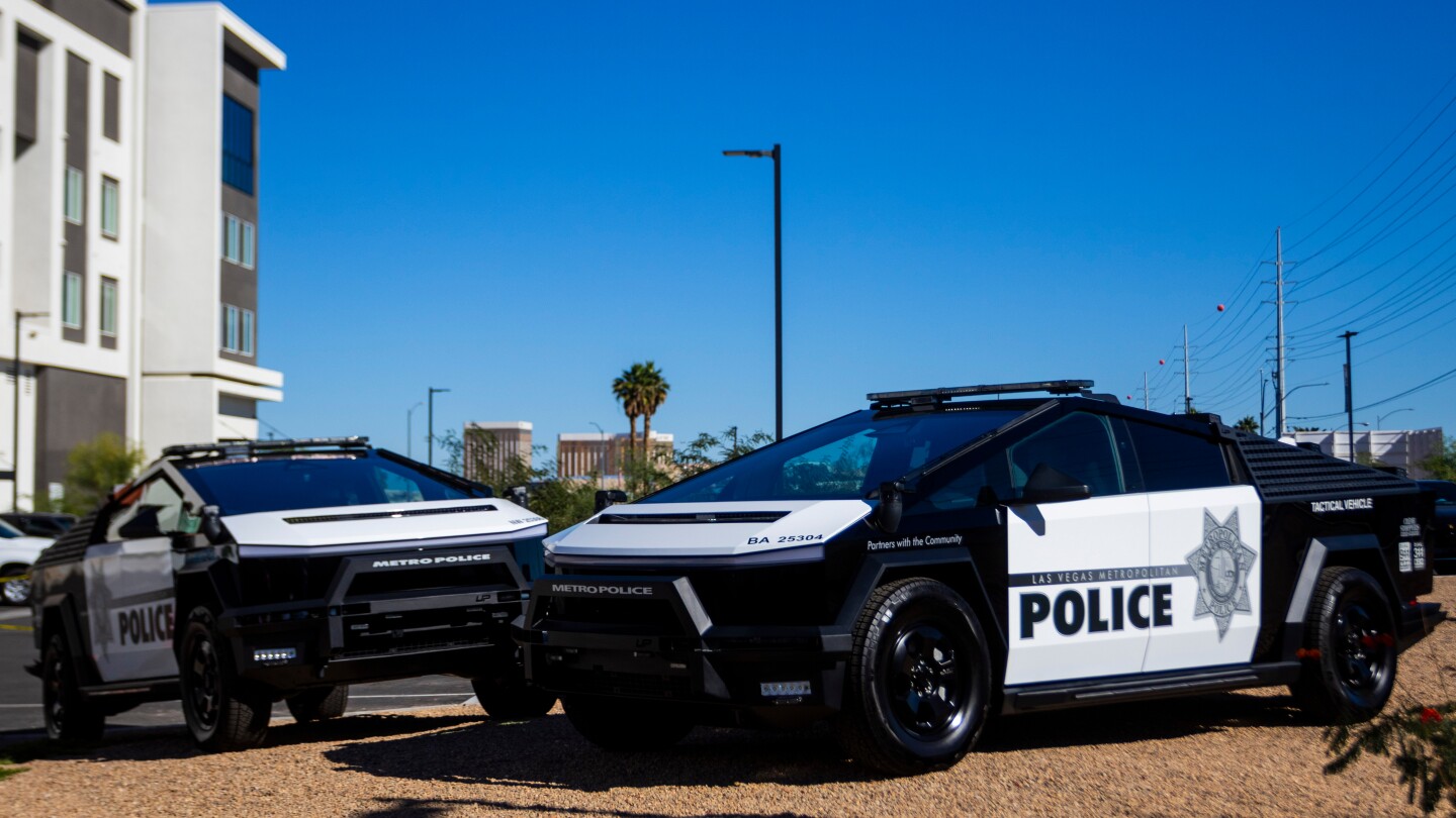 Tech billionaire's donation brings Tesla Cybertrucks to Las Vegas police