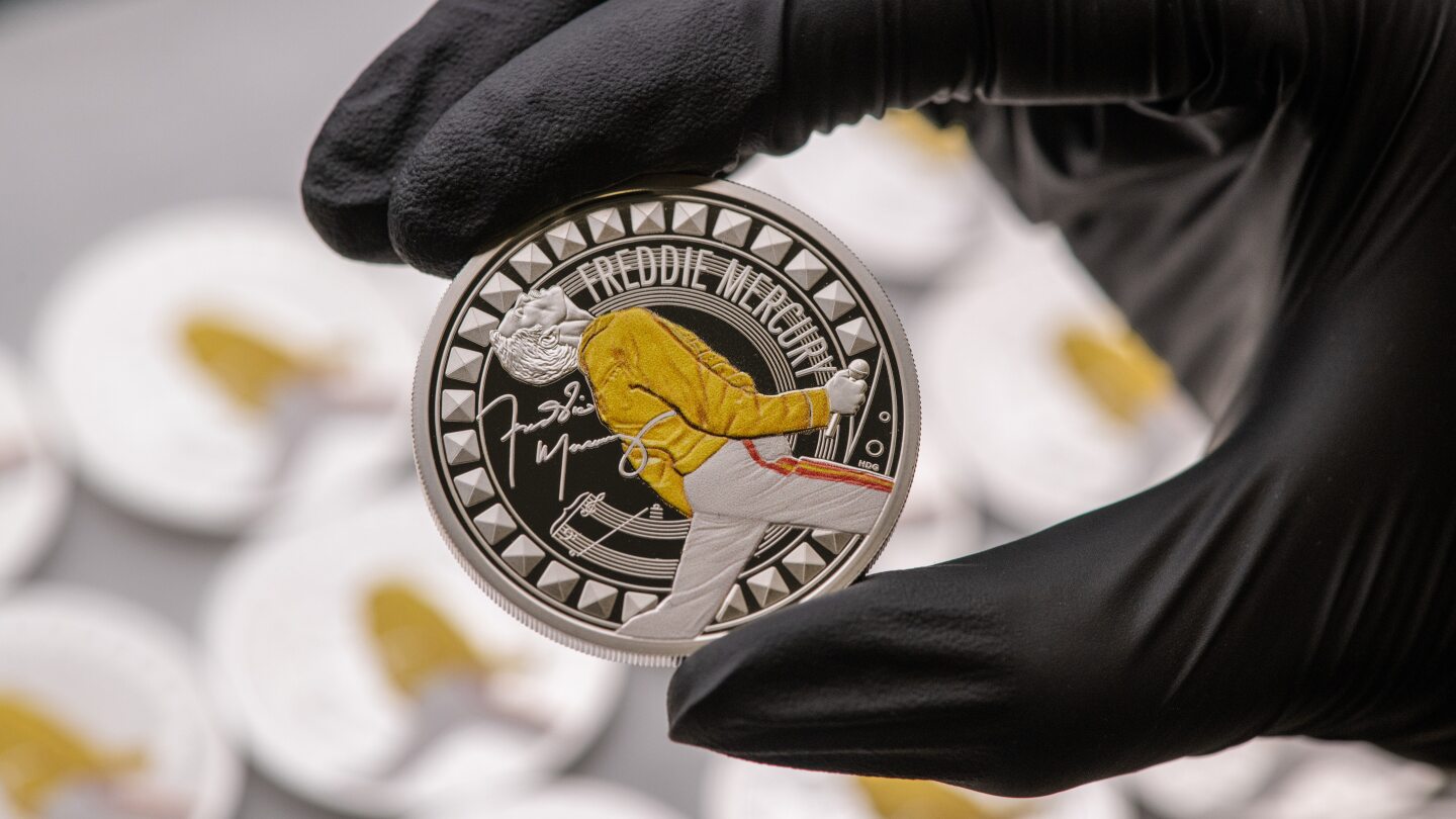 Queen's Freddie Mercury honored with Royal Mint coin