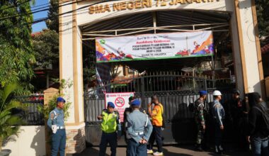 Explosions at a high school mosque in Indonesia injure 55