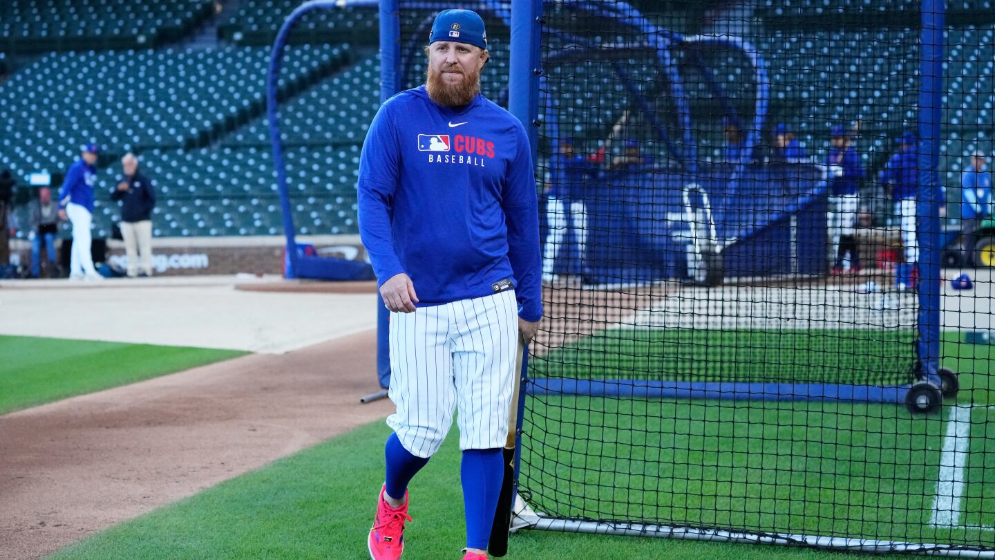 Justin Turner becomes free agent after Chicago Cubs decline mutual option