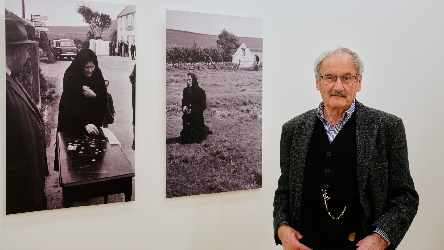 Rare 1963 photographs reveal Ireland's past through Diether Endlicher's lens
