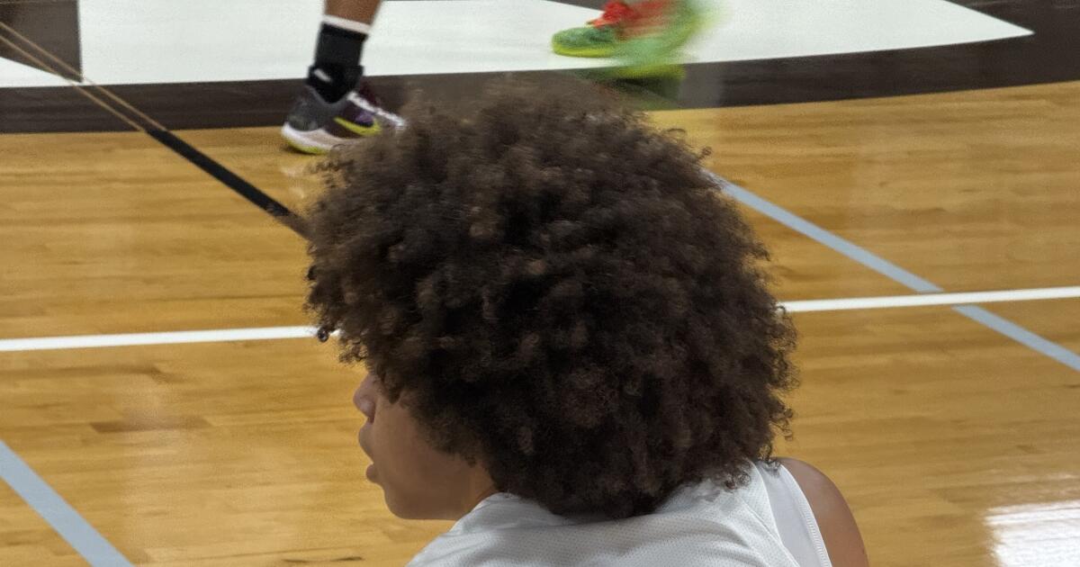 High school basketball roundup: Phoenix Smith provides lift for Crespi