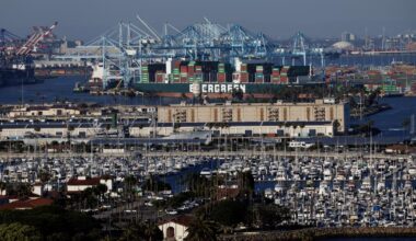 L.A. air officials approve port pollution pact
