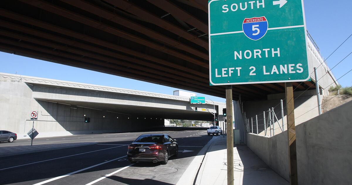 5 Freeway closed in Burbank after suspect shoots police dog