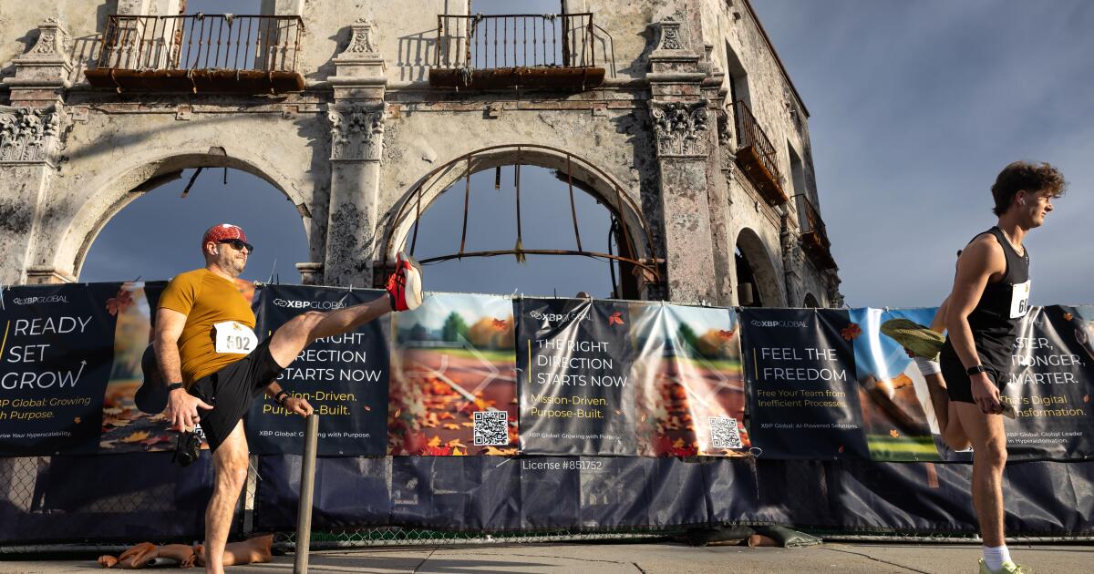 Pacific Palisades holds first turkey trot since deadly fire