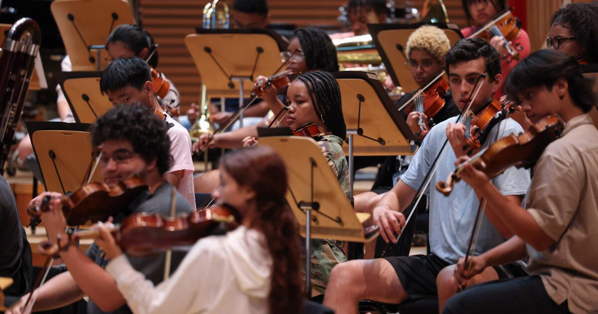 The L.A. Phil temporarily reinstates its East L.A. YOLA program