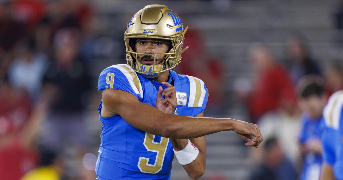 UCLA quarterback Nico Iamaleava expected to play against USC