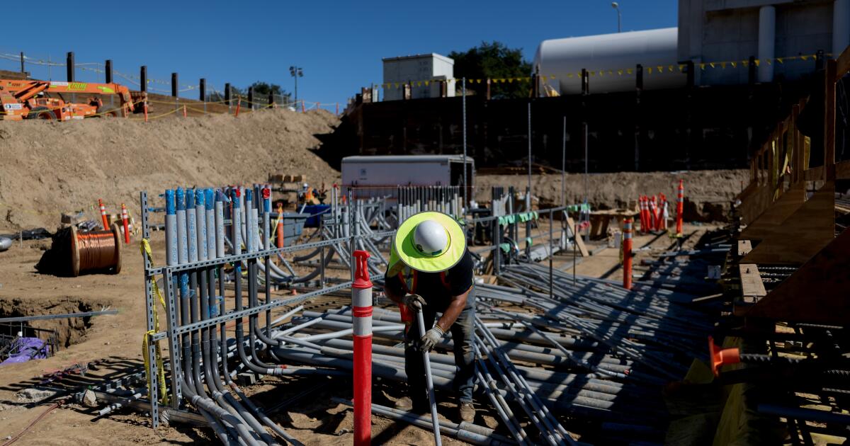 L.A. DWP employee made assistants run personal errands, ethics enforcer says