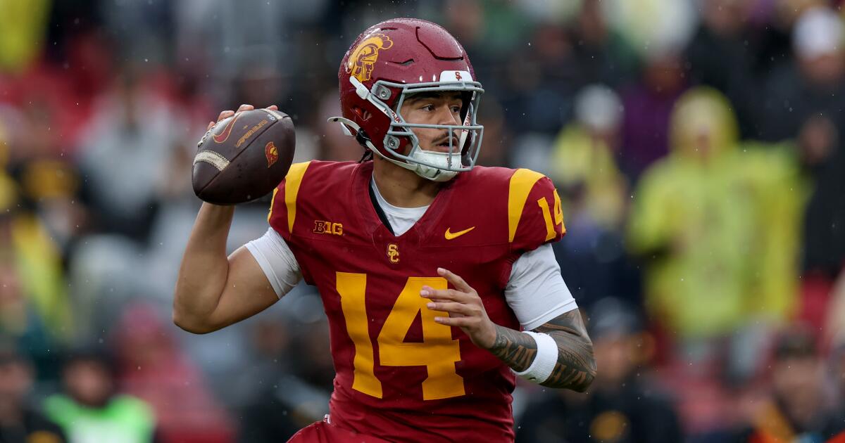 USC vs. Iowa live updates: Trojans hit field goal, trim deficit