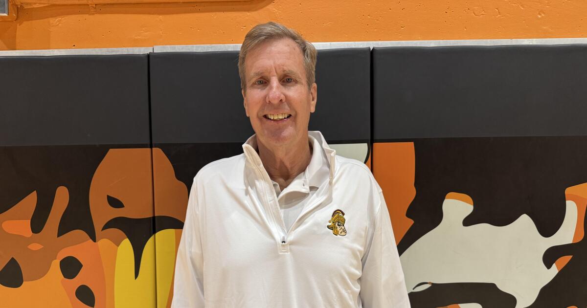 Prep talk: Year 41 at La Cañada High for basketball coach Tom Hofman