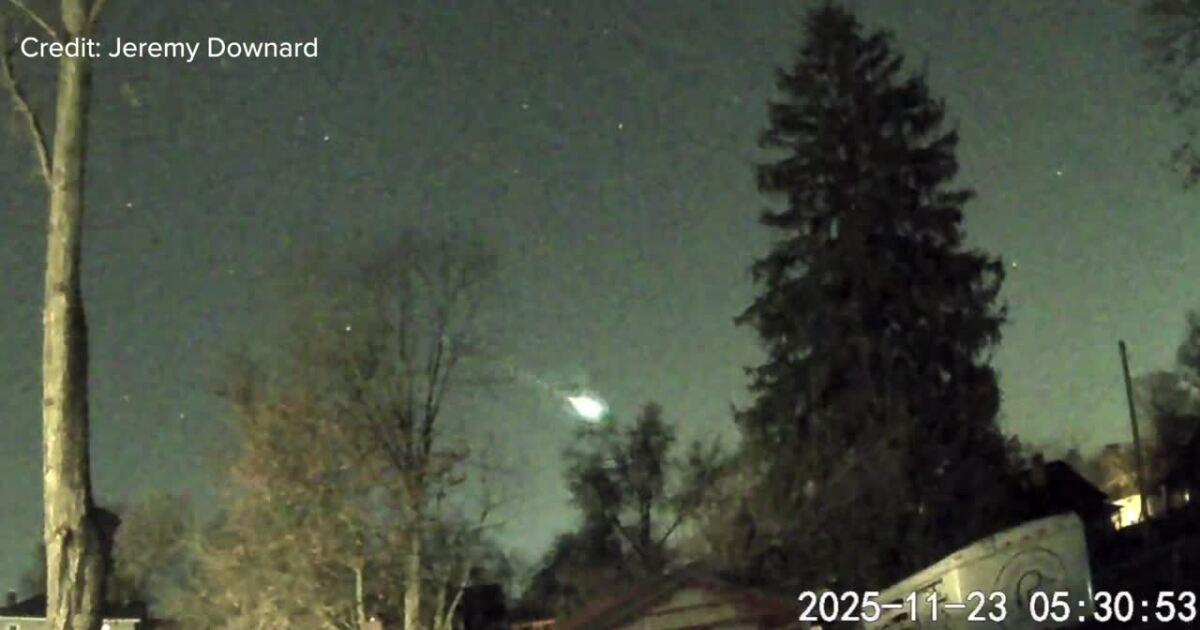 Meteor captured over Northern Michigan disintegrated 46 miles above Lake Huron