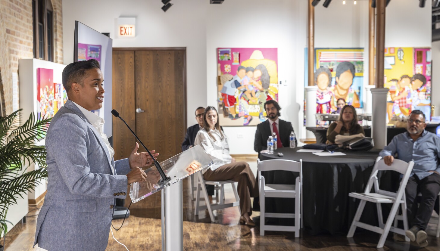 Chicago museum leaders — likening the moment to active shooter drills — practice what to do if ICE shows up