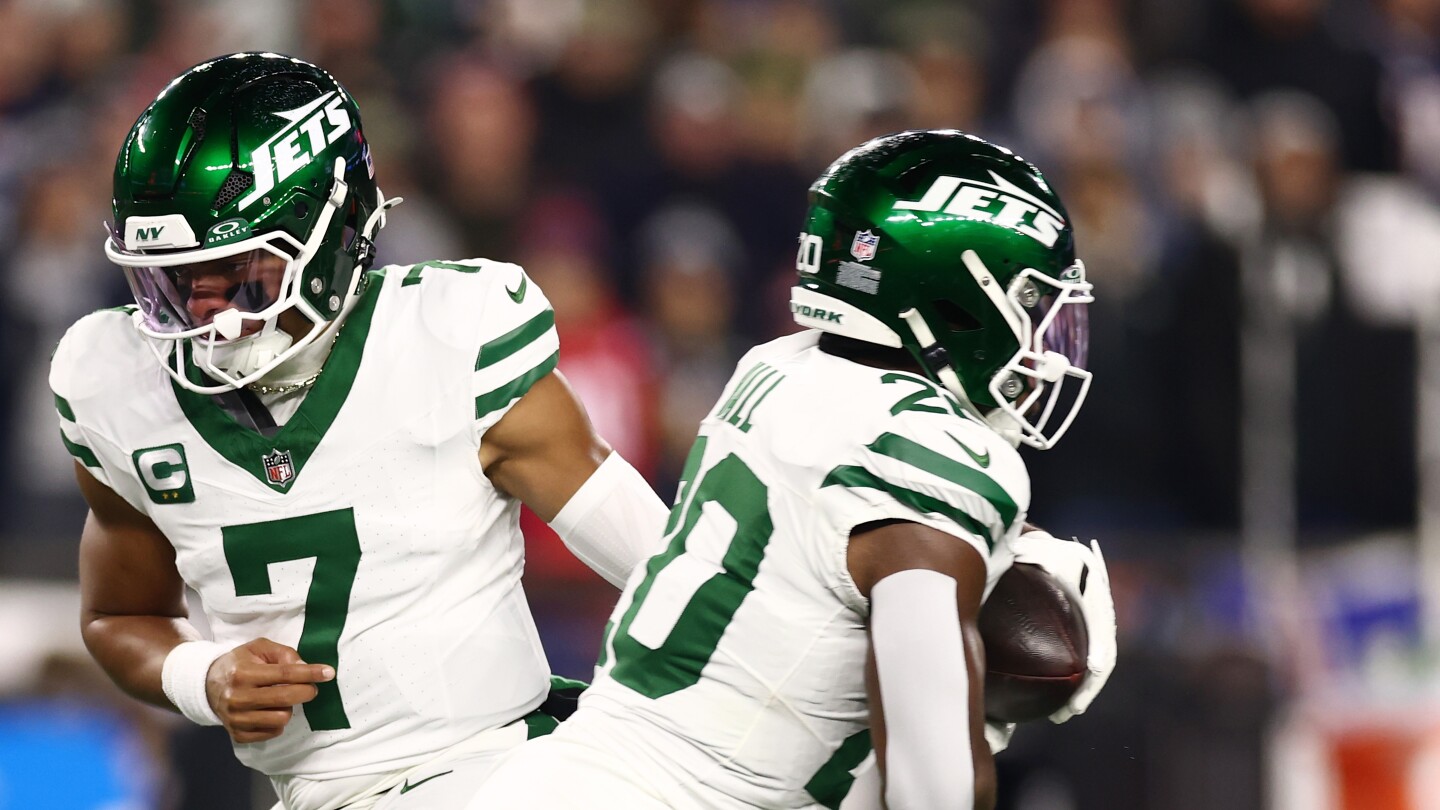 Breece Hall takes issue with media efforts to get access to Justin Fields