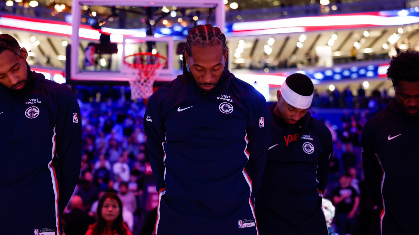 Kawhi Leonard expected to return to struggling Clippers Sunday vs. Cavaliers