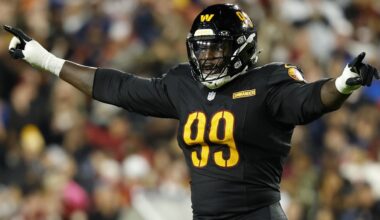 Javon Kinlaw wasn't ejected — but should have been — for making contact with an official