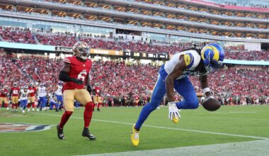 Davante Adams questionable to return with back injury