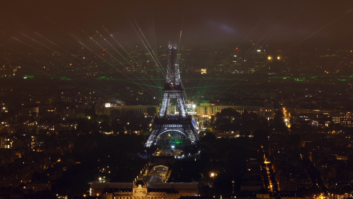 Saints expect to play a game in Paris, team official says