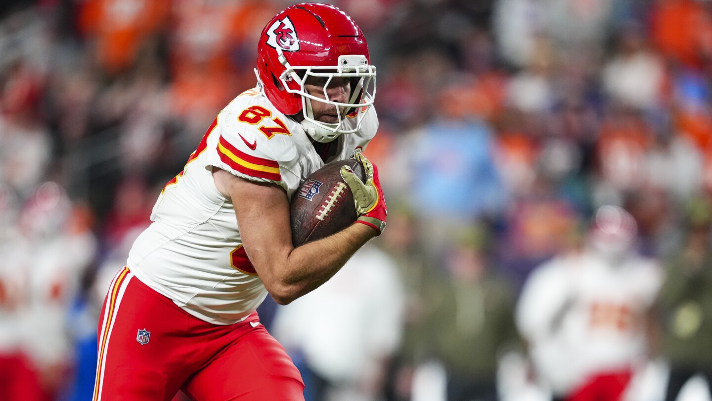 Travis Kelce will make a retirement decision after the season, before free agency
