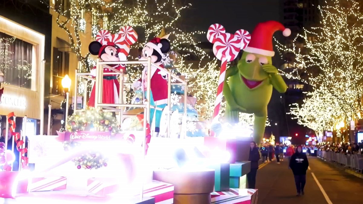 Magnificent Mile Lights Festival Parade sees beefed-up police presence – NBC Chicago