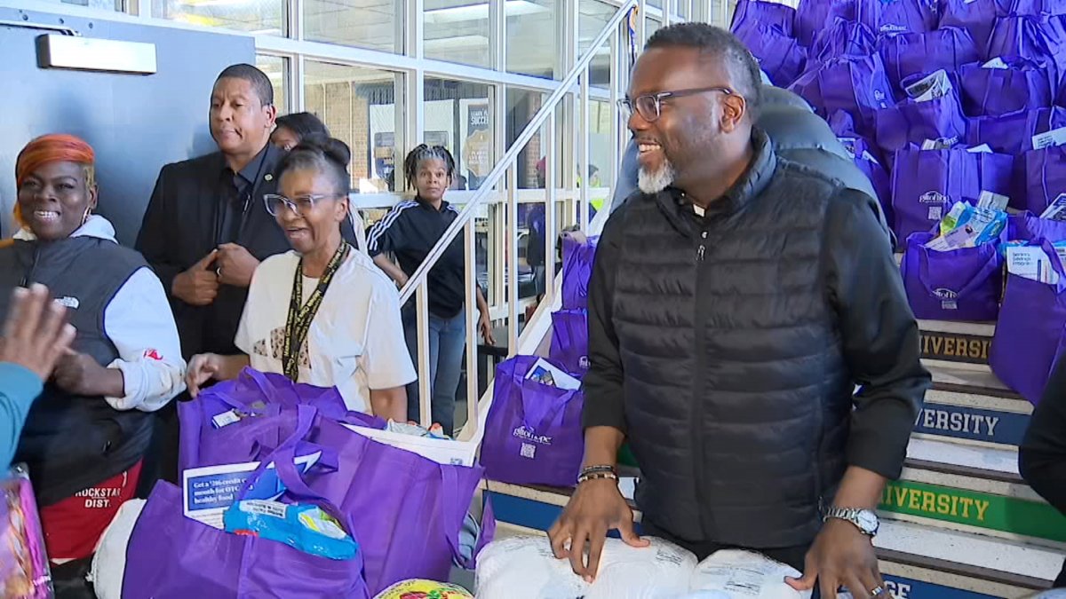 Thousands receive holiday meals at Chicago community giveaways – NBC Chicago