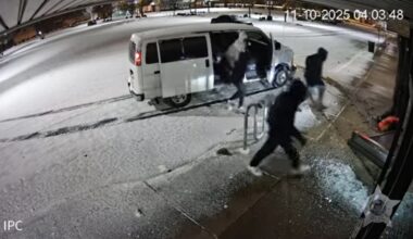 Chicago crime: West Side smash-and-grab caught on camera, CPD says