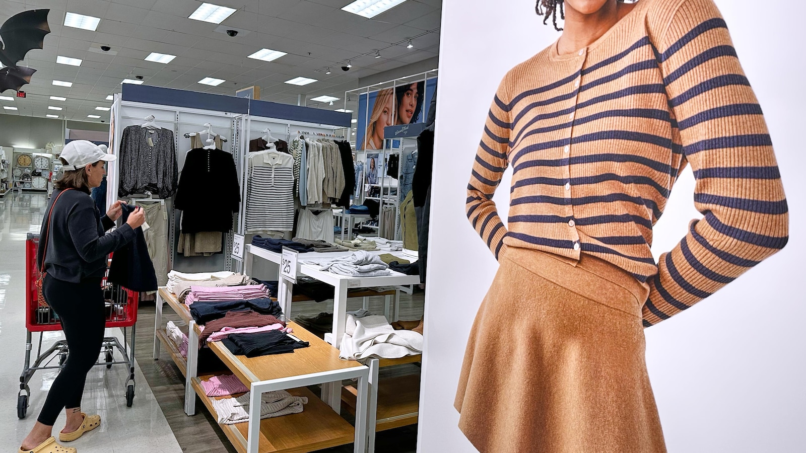 Holiday sales to increase to 4.2% amid inflation concerns: National Retail Federation