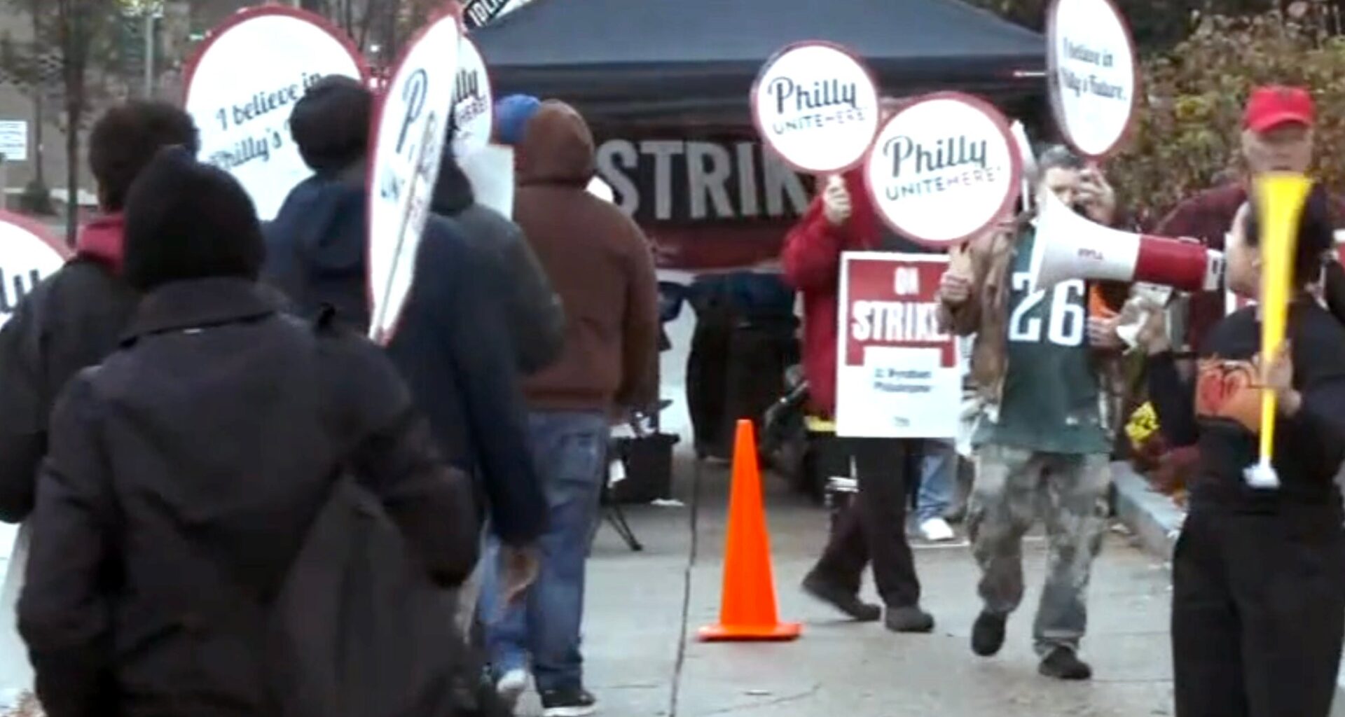 Wyndham Hotel workers go on strike in Philadelphia