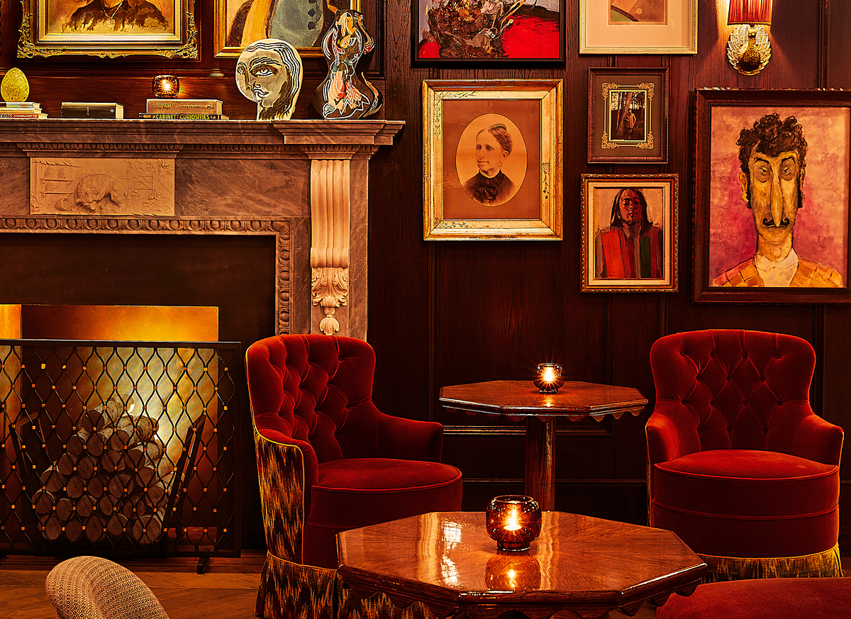 The Portrait Bar at the Fifth Avenue Hotel in New York