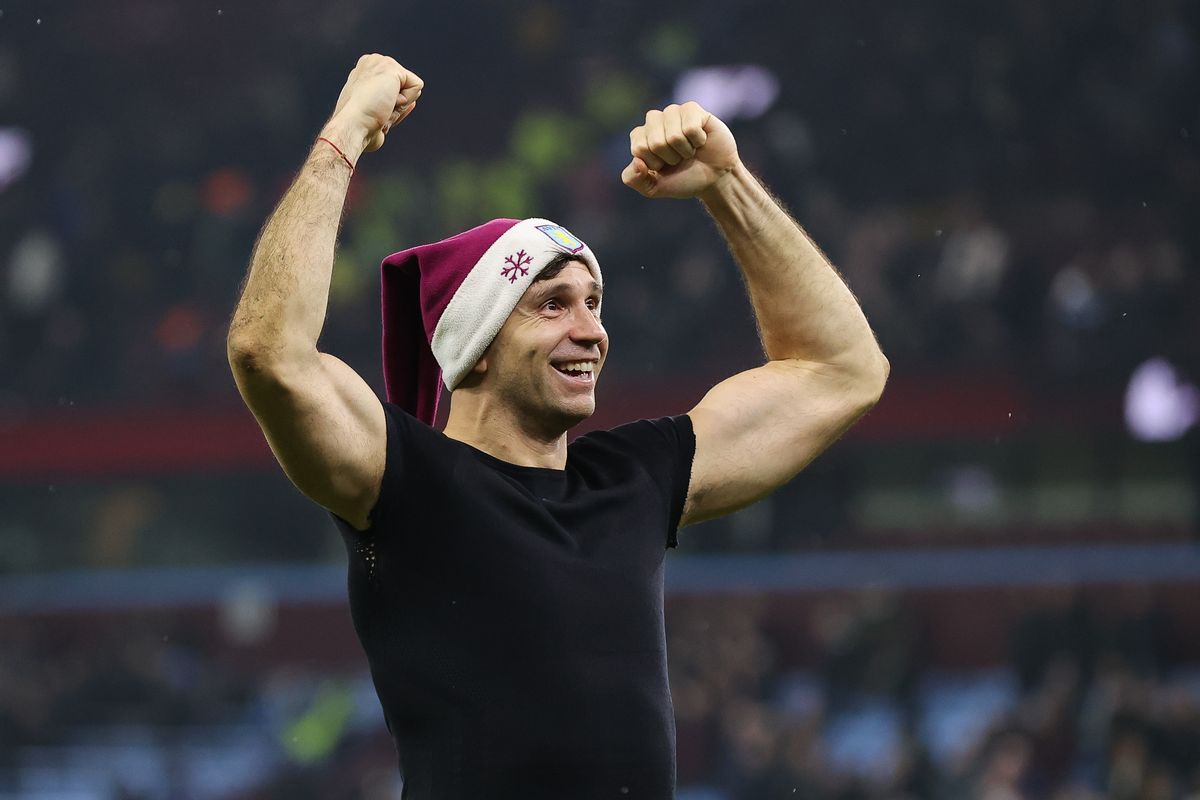Emi Martinez celebrates with Aston Villa fans