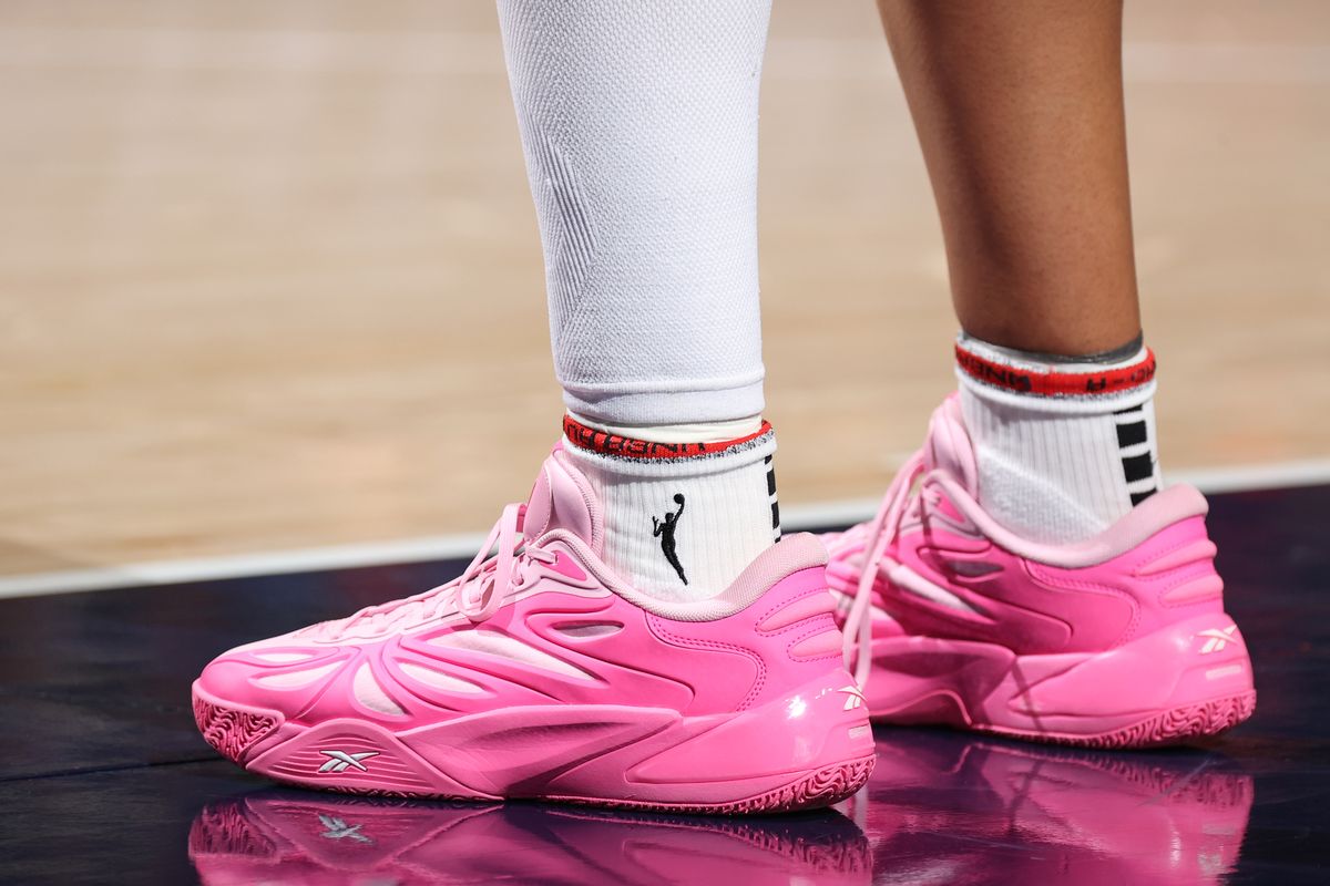 The signature "AR1 MeBounds" sneakers worn by Angel Reese against the Washington Mystics