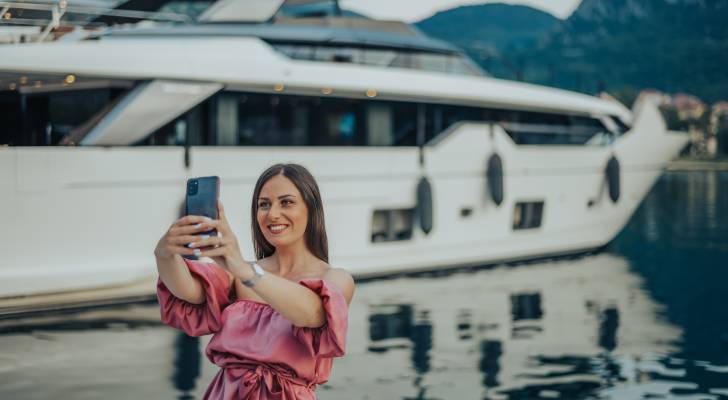 Economist warns US is now in a 'hiring recession.' 15 things you should (and shouldn't) do to safeguard your finances