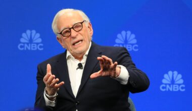 Asset manager Janus Henderson gets bought by Trian, General Catalyst for $7.4 billion