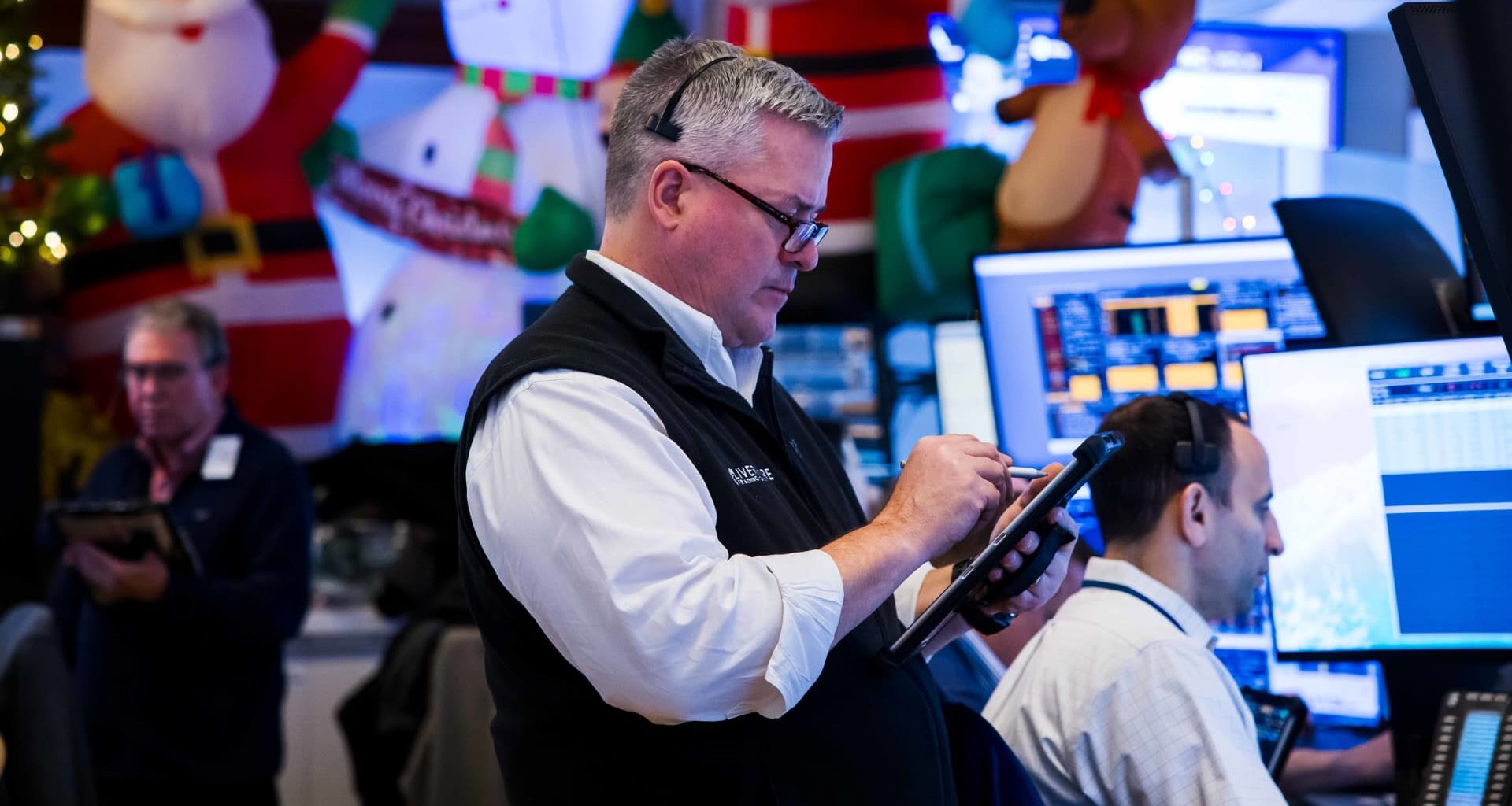 Stock market today: Live updates