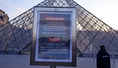 Louvre closed as staff strike over working conditions, weeks after €88m jewel heist