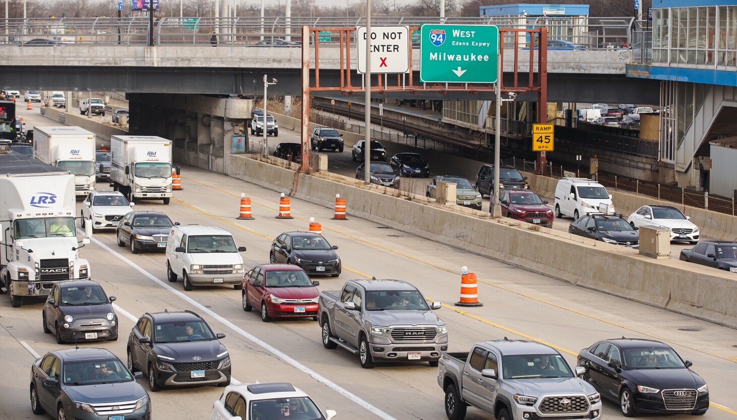 Chicago overtakes NYC for worst vehicle congestion in the US, survey says