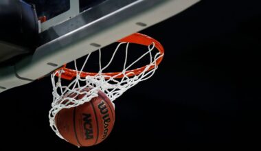 Elden Campbell, Clemson's all-time leading scorer, dies at 57