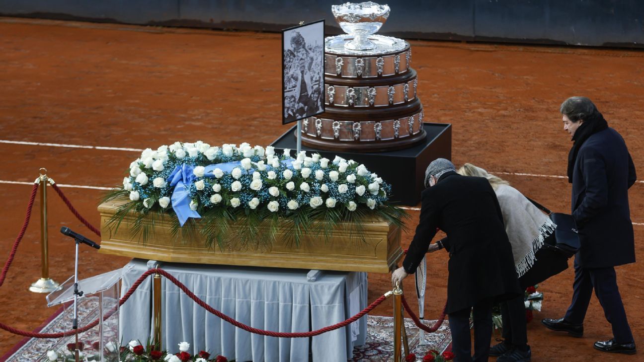 Hundreds honor tennis great Nicola Pietrangeli at Rome memorial