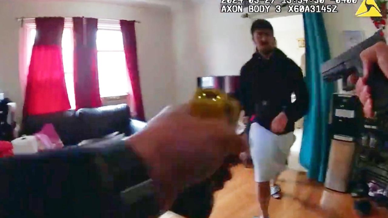 New York City officers won't face charges in fatal shooting of 19-year-old man