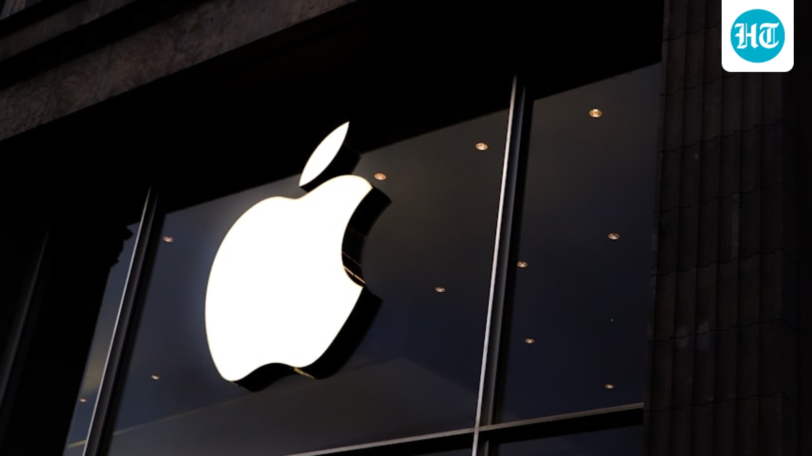 Apple loses AI chief, general counsel, policy VP and design head