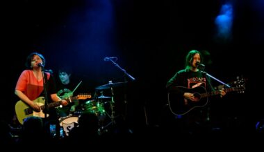 Snocaps dazzle Los Angeles fans with new music and nostalgic hits – Daily News