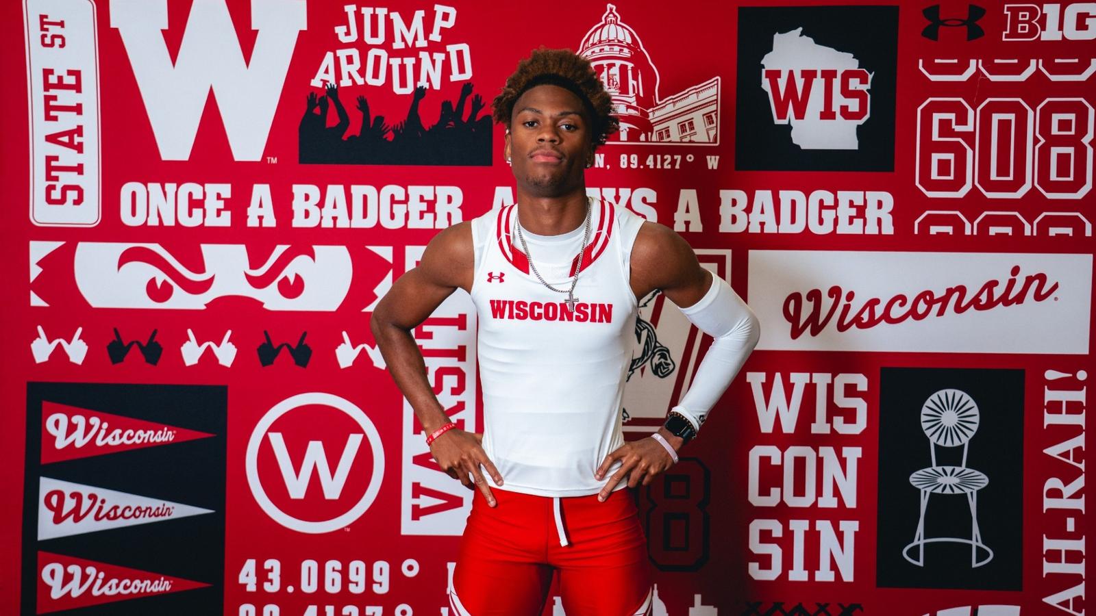 Patrick Hilby running, indoor track 2025