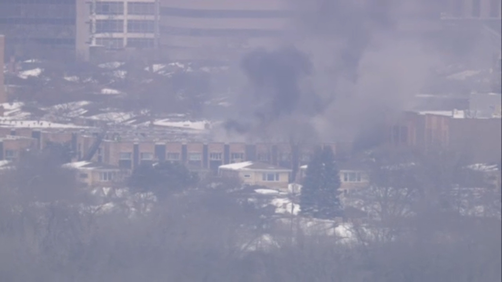 Chicago fire: Large fire breaks out in 8600 block of West Foster Avenue near O'Hare Airport, CFD says