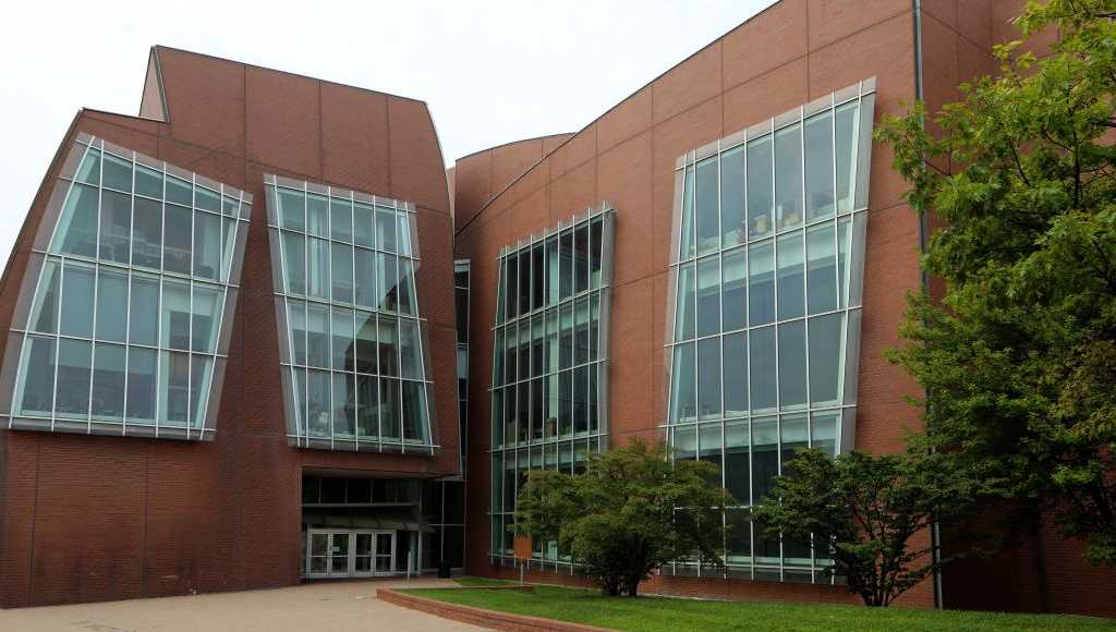 Famed architect Frank Gehry died this week — This building on UC's campus was one of his creations