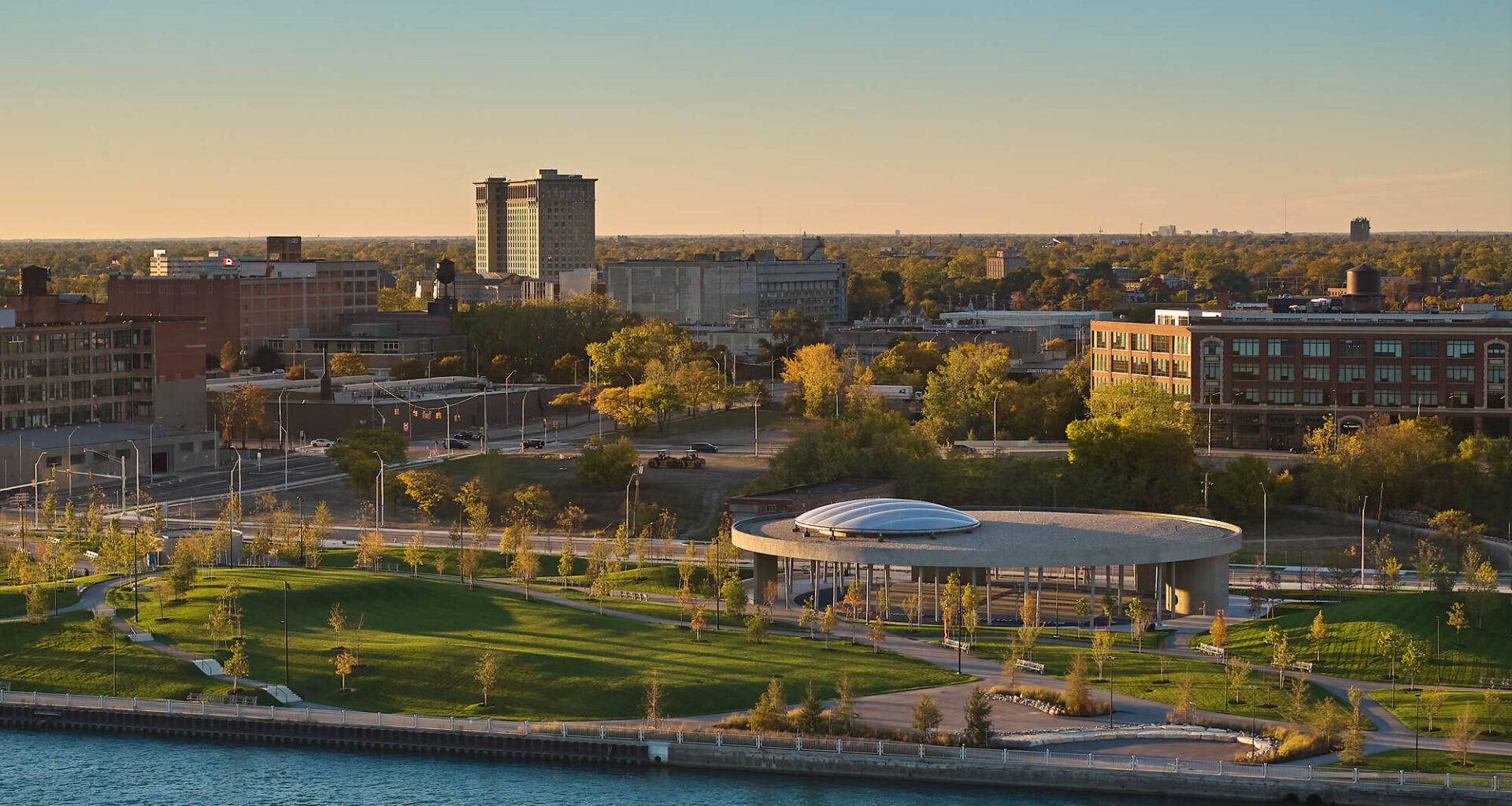 Basketball Court - Ralph C. Wilson Jr. Centennial Park / Adjaye Associates
