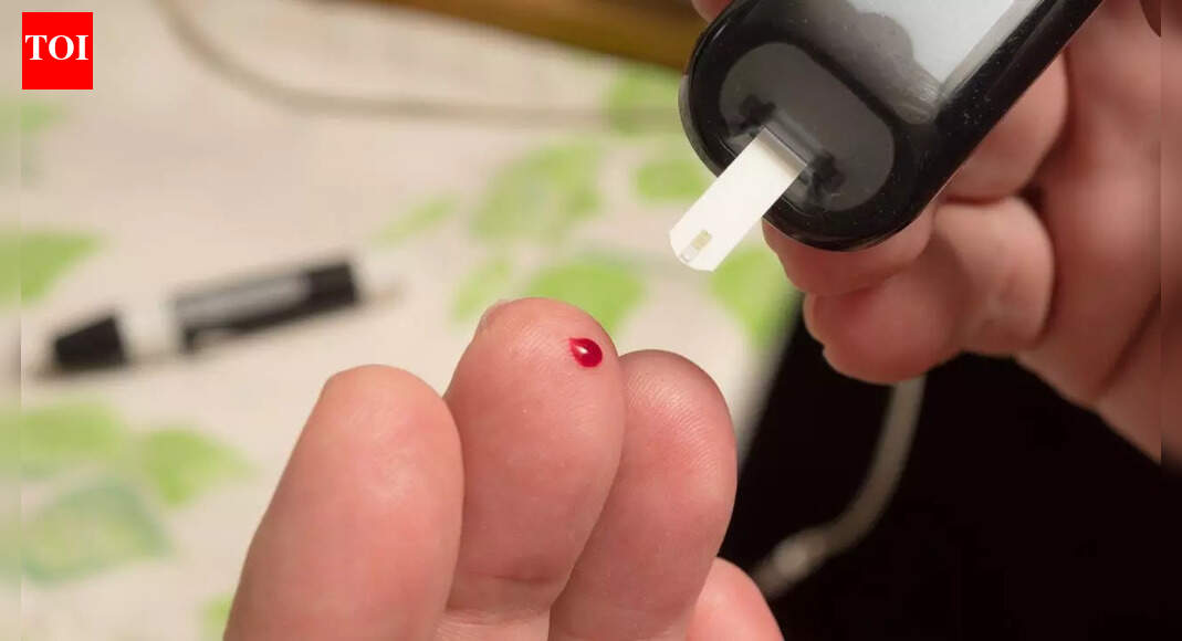 How band-pass Raman spectroscopy lets you monitor blood sugar without pricking your finger |